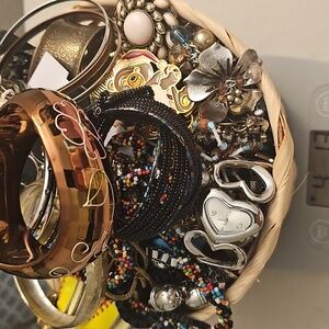 4+ lbs of jewelry Lot contains Mostly Wearable And Some Craft Jewelry